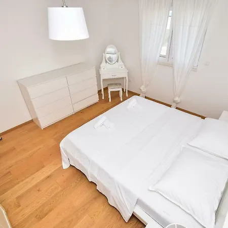 Апартаменты Ricca Seaview *